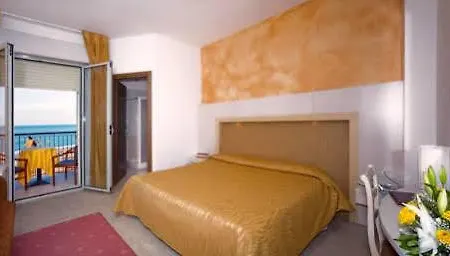 Hotell Nettuno 3*