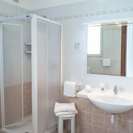 Nettuno 3* קאורלה